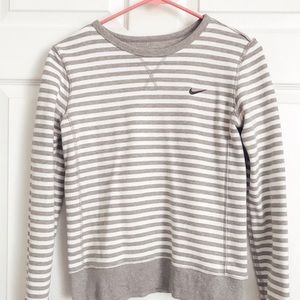 Nike Sweatshirt • W Small